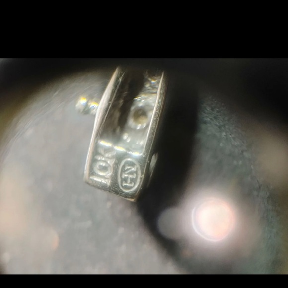 Heng Ngai 10K solid two tone Diamond bracelet. Barely worn. Great condition! - Picture 3 of 3